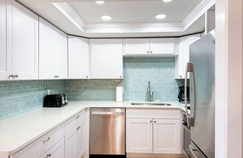South Beach Condo | STUNNING 2BR VILLA WITH WATER VIEWS STEPS TO BEACH HILTON HEAD