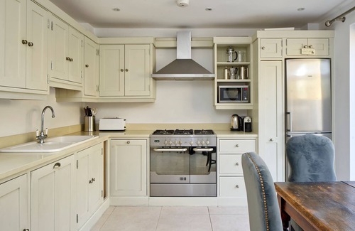 Wandsworth Apartment | Stunning 3 bed home with Garden - Wandsworth
