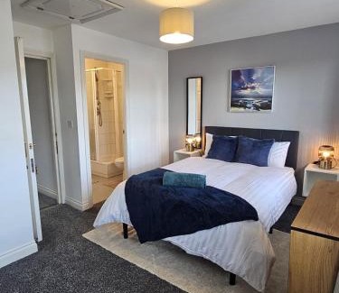 Wakefield House | Stunning 3 bed house, Company workers WLC, Netflix
