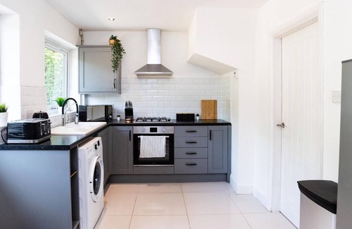 Newark upon Trent House | Stunning 3 bed home | Free parking & Wi-Fi