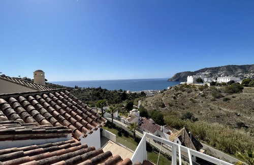 La Herradura House | Stunning 3 bedroom house with communal pool and views