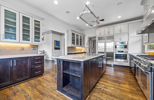 Midtown House | Stunning 3 bedroom 4500 sf family and pet friendly house near Piedmont Park