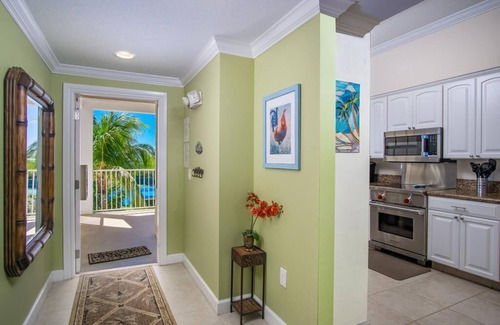 Islamorada House | Stunning 3 Bedroom Condo with Basin & Ocean Views Located in Lower Matecumbe