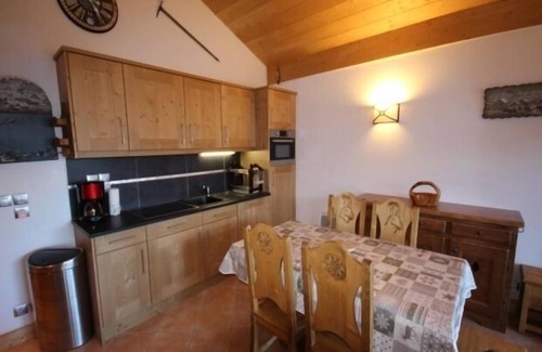 Bisanne 1500 Apartment | Stunning 3-Room Apartment for 6 with Pool Access in Bisanne 1500