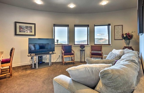 Smith River Apartment | Stunning 360 Ocean Views, Near Redwoods NP!