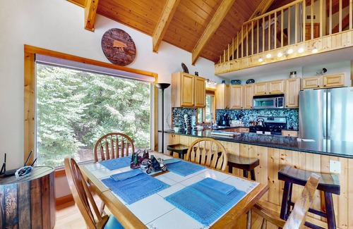 Bryson City House | Stunning 3BR Home with Wifi, Unobstructed Views, and Private Hot Tub on 15 Acres