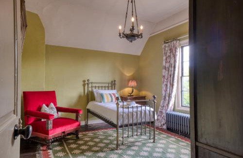 Forest of Dean Apartment | Stunning 4-Bedroom Home in Worcestershire