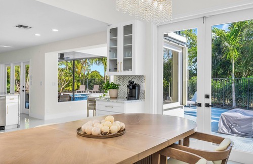 Delray Beach House | Stunning 4-Bedroom House, Private Pool, on Golf and 2 miles to the Delray Beach