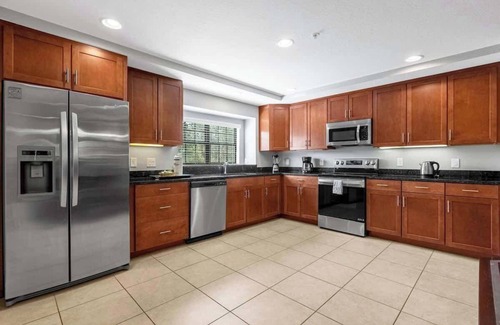 Florida Central Atlantic Coast House | Stunning 4Br, 3.5B Townhome - 1 mile from Disney