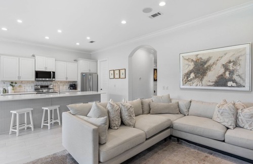 Villa Lago House | Stunning 4BR Beach Villa! 2 GOLF CARTS. Steps to Pool. Beach Tram. Near Wharf