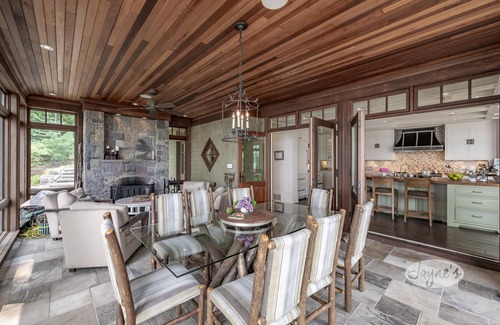 Seguin Cottage | Stunning 5 bed 6 bath cottage! Magical property on Lake Rosseau!