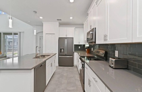 Four Corners House | Stunning 5 Bed Pool Home with Private Pool-1183KBS