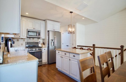 Townsend's Inlet House | Stunning 5 bedroom PLUS Bonus Room home in south end of Sea Isle City