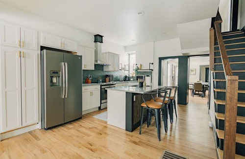 Lancaster House | Stunning 5 BR - Heart of Downtown