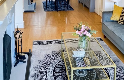 Lewisham House | STUNNING 5-STAR MORDEN 3 BEDROOM HOUSE FREE PARKING -7 MILES FROM CENTRAL LONDON