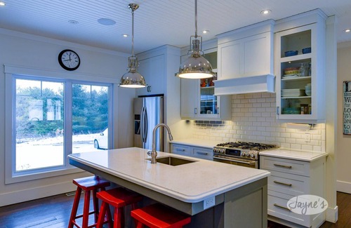 Bracebridge Cottage | Stunning 6 Bed, 6 Bath Pool! Hot Tub! Private Oasis! Poolside Cabana! Gym!