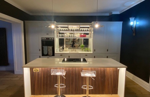 Swanage House | Stunning 6-Bedroom House in Swanage, Minutes from Beach, with Parking and Garden