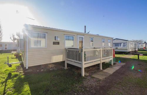Felixstowe Other | Stunning 6 Berth Caravan At Suffolk Sands Holiday Park Ref 45031G