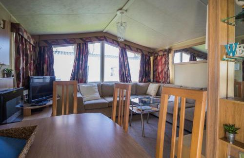 Felixstowe Other | Stunning 6 Berth Caravan At Suffolk Sands Holiday Park Ref 45031G