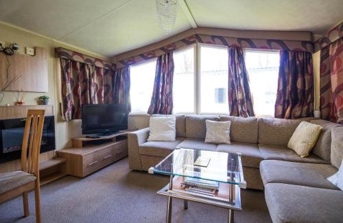 Felixstowe Other | Stunning 6 Berth Caravan At Suffolk Sands Holiday Park Ref 45031G