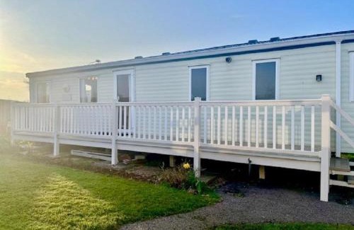 Scratby Other | Stunning 6 Berth Caravan For Hire In Norfolk, Close To The Beach, Ref 19129S