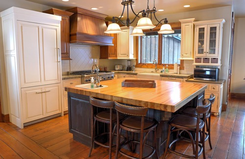 Daniel House | Stunning 9,900 sqft 8B Rustic Estate on 40 acre Private Ranch W/2 Hot Tubs