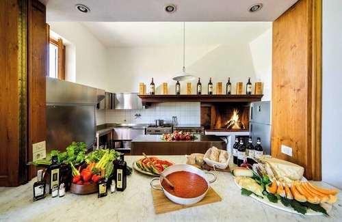 Chiocchio Villa | STUNNING 9BR - 9BA VILLA W HEATED POOL & AMAZING VIEWS, SURROUNDED BY VINEYARDS!