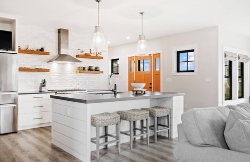 Kennebunk House | Stunning and Spacious Seaside Retreat at Gooch's Beach