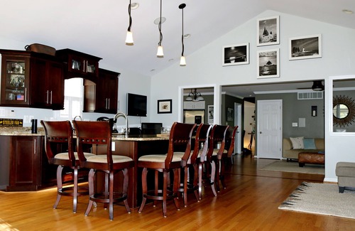 Annapolis House | Stunning Annapolis Home! Across from the library, walk to Naval Graduation