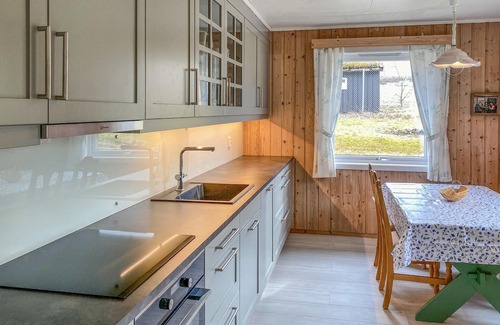 Nesset Apartment | Stunning apartment in Eidsvåg i Romsdal