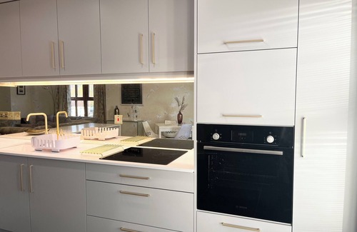 Coleraine Apartment | Stunning Apartment 5 bed 2 bath North Coast NI