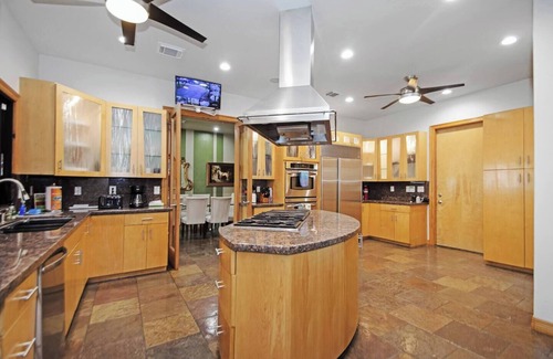 Clear Lake Shores House | Stunning Bayfront Estate w/Heated Pools, Private Pier & Walk to Kemah Boardwalk