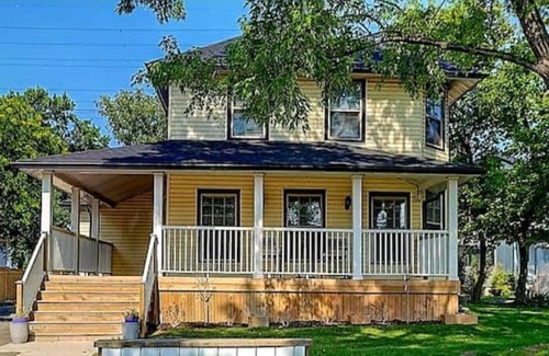 Hamilton House | 🌞 Stunning Beach House Gorgeous Views! Large Backyard 5 Queen Beds Spacious🏖