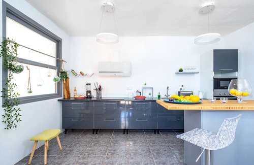 Fuengirola Villa | Stunning Beachclose Villa by Costarentals - Ref 03