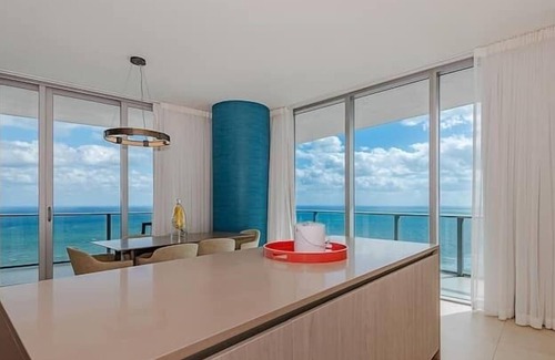 Hollywood South Central Beach House | Stunning Beachfront Penthouse at Hyde Beach Resort LPH1