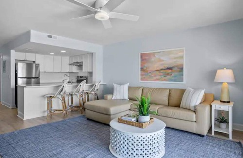 Surf City Condo | Stunning Beachfront Condo with Pool