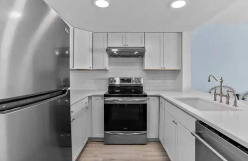 Surf City Condo | Stunning Beachfront Condo with Pool