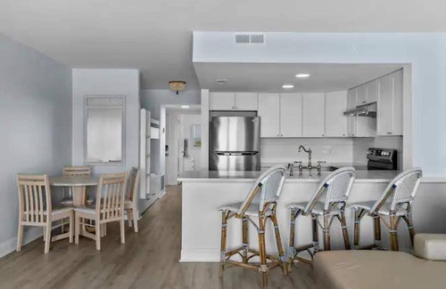 Surf City Condo | Stunning Beachfront Condo with Pool