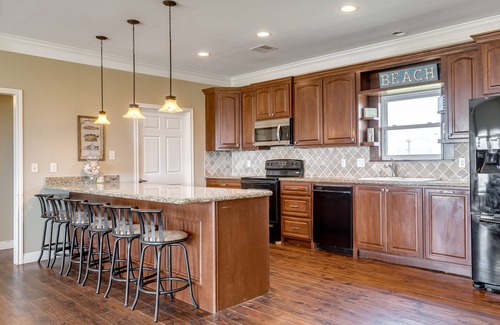 Port Bolivar House | Stunning | Beachfront | Large Deck | Sleeps 14