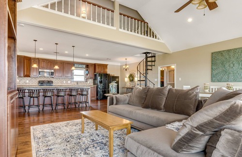 Port Bolivar House | Stunning | Beachfront | Large Deck | Sleeps 14