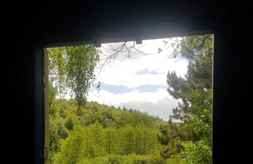 Belle-Isle-en-Terre Cabin | Stunning countryside bow top wagon