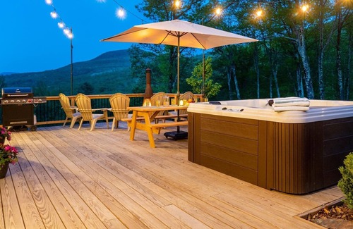 Durham House | Stunning Cabin, Hot Tub, Mtn View, Mins to Windham