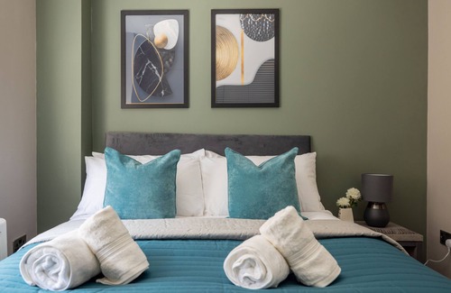 Brighton Apartment | Stunning & Central 1BR Apt Long or Short Stays