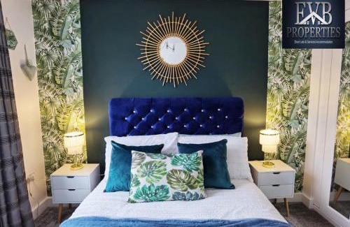 Southampton City Centre Apartment | Stunning Central 2 Bedroom Apartment by EVB Properties Short Lets & Serviced Accommodation Southampton - Ocean Village