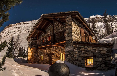 Val-d'Isere Ski Chalet | Stunning Chalet near Ski Lifts with Mountain Views, Sleeps up to 12