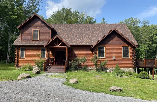 Windham House | Stunning Chalet style home with 8 Person Hot Tub, Fire pit & Sauna & steam rm.