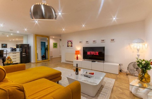 Margate Apartment | Stunning Chapel Margate Hideaway by Adliv