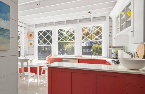 East Boothbay House | Stunning Cliffs Retreat: Ocean Views, Luxury, and Tranquility Await!
