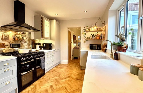 Whitley Bay House | Stunning Coastal Retreat Whitley Bay Sleeps 9