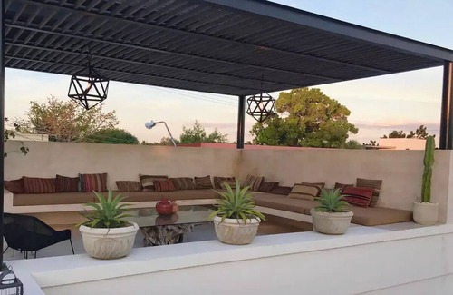 Centro House | Stunning Colonial Modern in Centron